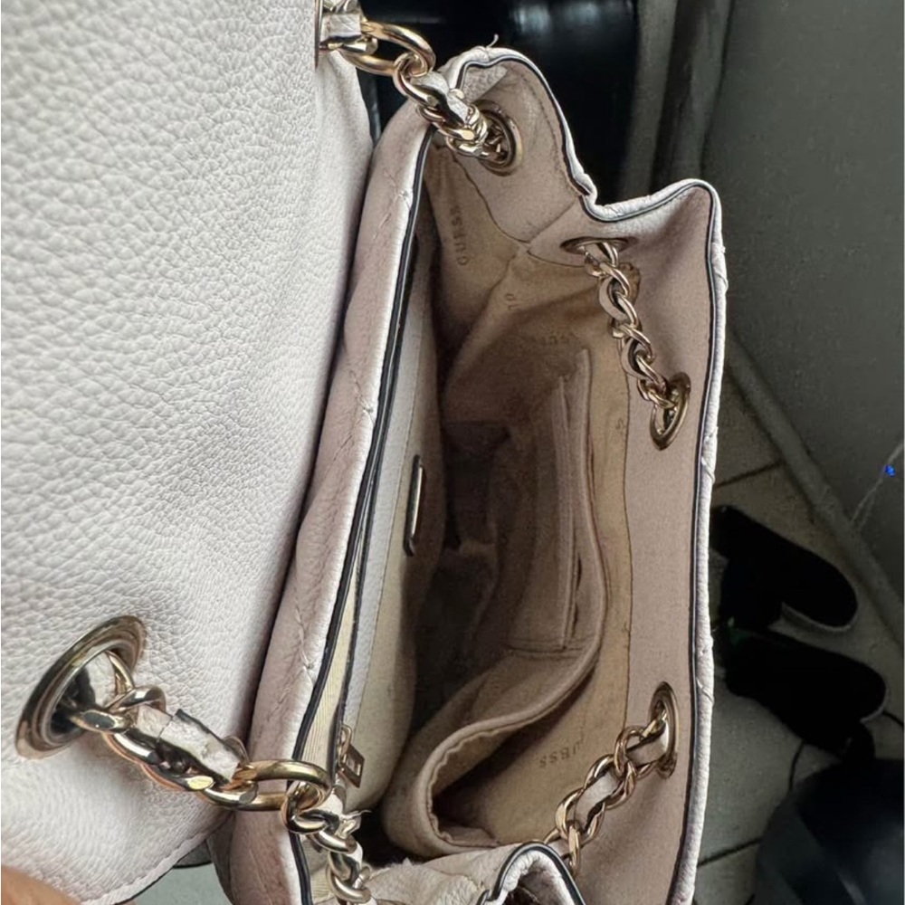 GUESS- Quilted Cream Backpack - Picture 5 of 6